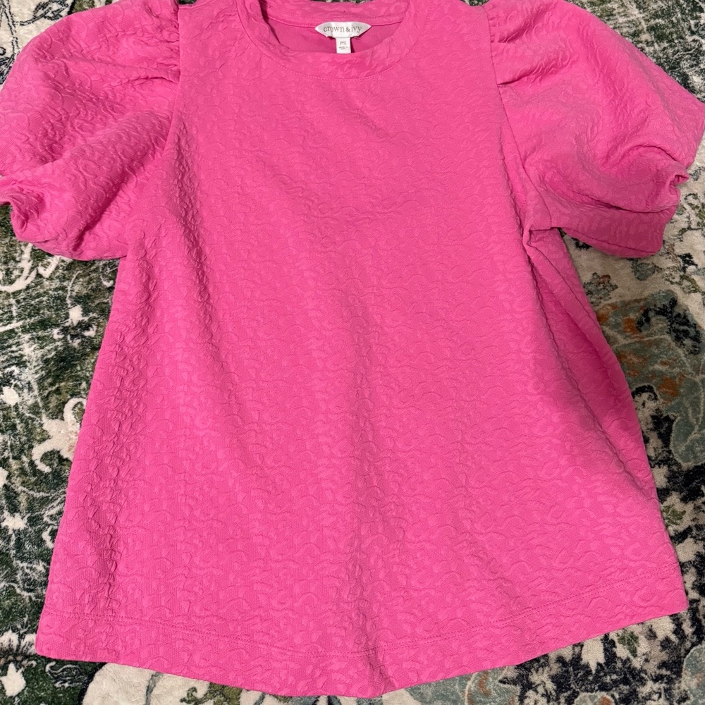 Crown & Ivy Vibrant Pink Textured Top